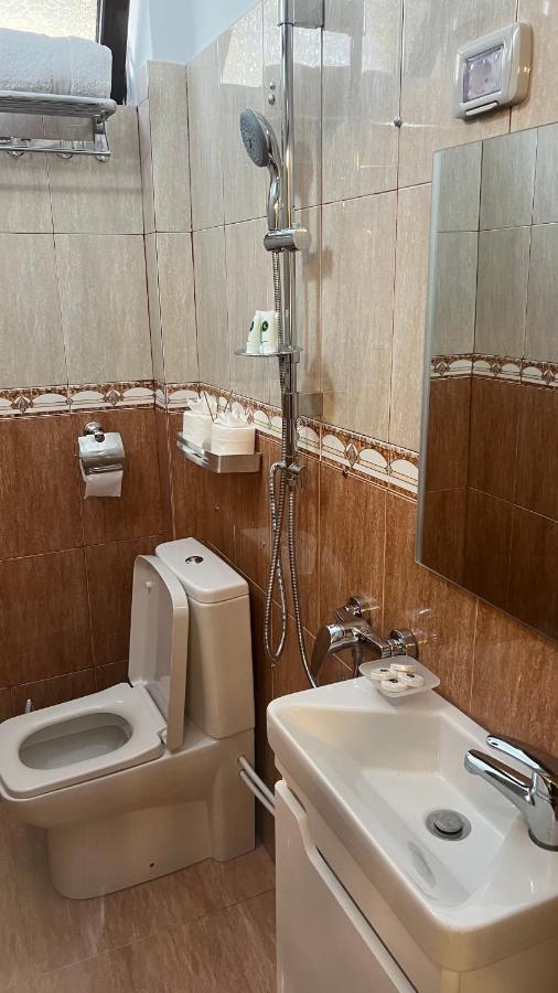Sael Apartments Shkodër Esterno foto